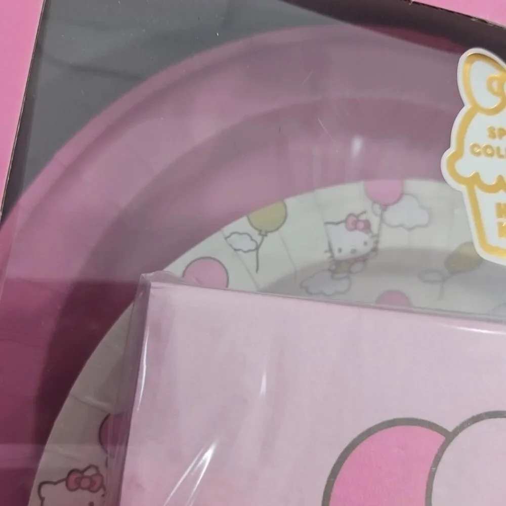 Hello Kitty Paper Tableware Party Set 16‎ Lunch & 16 dessert plates, 40 Napkins
